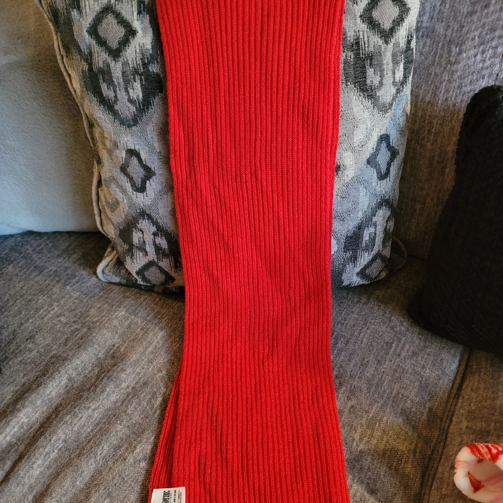 Red VS Pink scarf